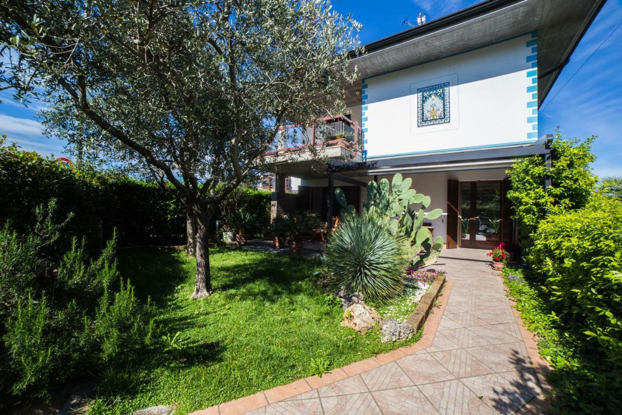 Villa Ivana Desenzano del Garda Exterior photo